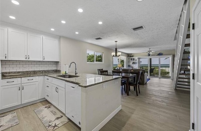 Sundown 12 - Beachfront Townhome - close to the Village of Boca Grande