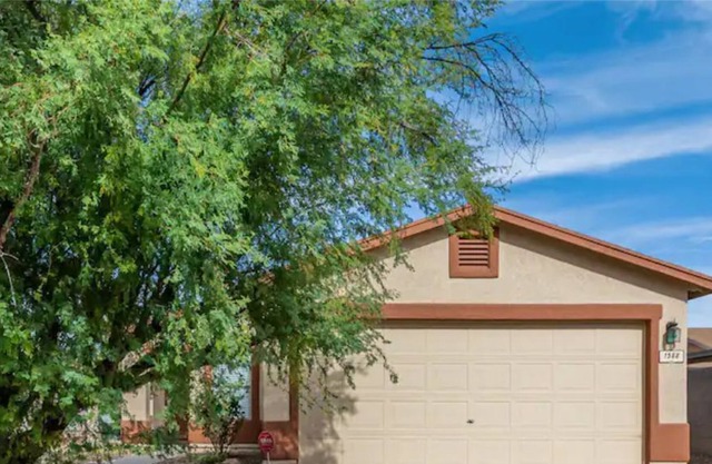 Sunny 2 Bedroom Getaway!