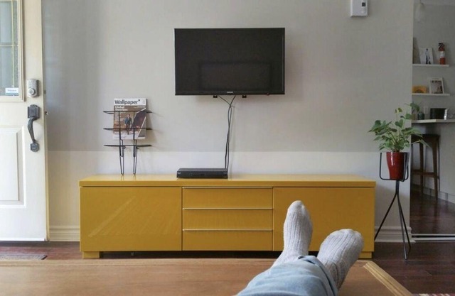 Sunny 3 1/2 in Heart of Villeray and 15 min from Downtownnby Public Transport