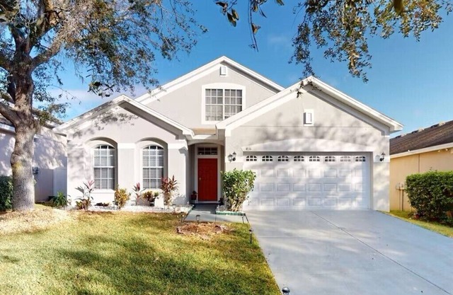Sunny 5BR 3 Baths w/Garage + Patio – Perfect for Long Stays Near Tampa!