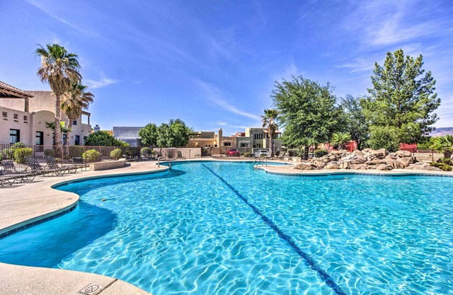 Sunny Adobe Retreat w/Hot Tub & Mtn Views!