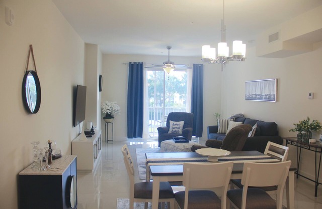 Sunny and Serene 2 Bed 2 Bath Furnished Beach Condo