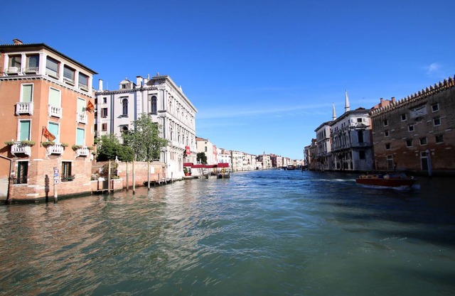 SUNNY CANALVIEW 4pax, wifi, aircond