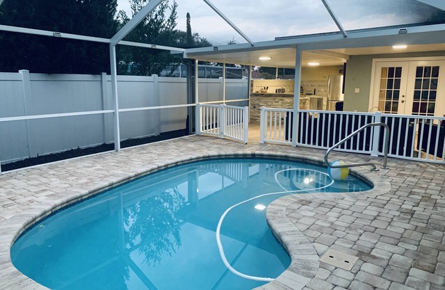 Sunny Days Heated/Salt Water Pool Home