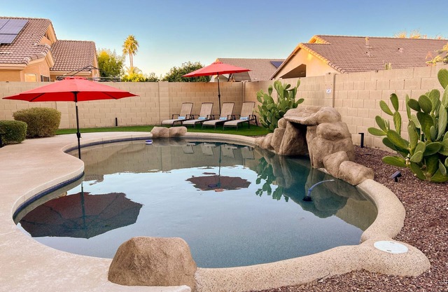 Sunny Desert Escape with Heated POOL! Near Spring Training, Stadium & Westgate