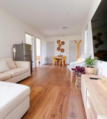 Sunny Double Bedroom With Garden View