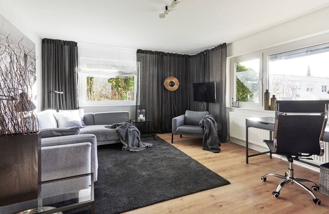 Sunny, quiet ground floor apartment with a large terrace