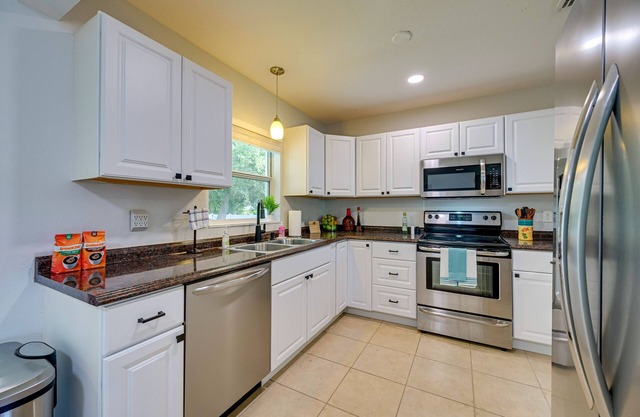 Sunny Sarasota Home w/Private Yard & Fire Pit!