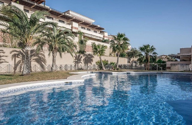 Sunny spacious apartment with sea views, residential with pool and beach