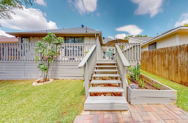 Sunny stay between Houston and Austin with pond views, deck, & modern interior