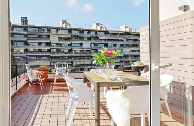 Sunny terrace 3BR luxury Penthouse - Ferran Batik