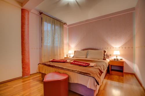 Sunny Villa Apartments