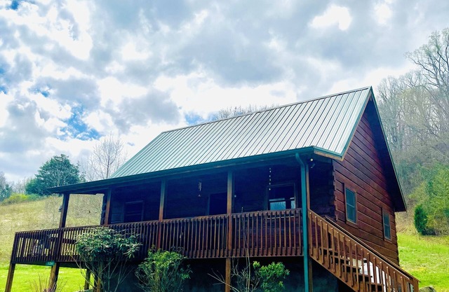 Sunnyside Cabin on the Doe River