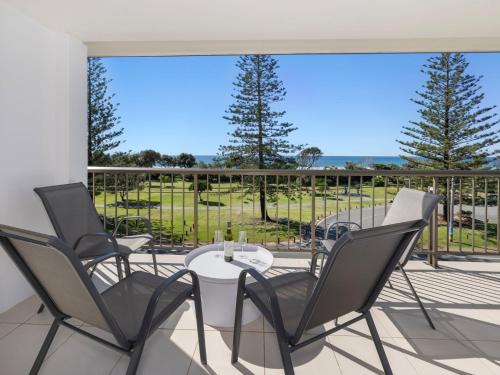 Sunrise by the Sea 5 - Oceanview Apartment