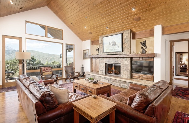 Sunrise Luxury | Hot Tub, Game Room & Valley Views