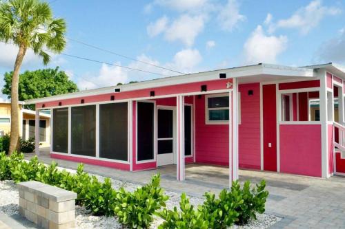 Sunrise Tiny Home - New&Cozy
