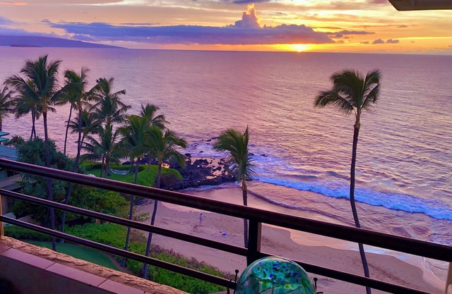 "Sunsational"Oceanfront Living & Views over its soft sand Beach only steps away.