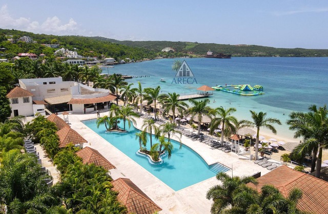 Sunset at ArecaHomes~ Beach Access~ Pool & Water Park