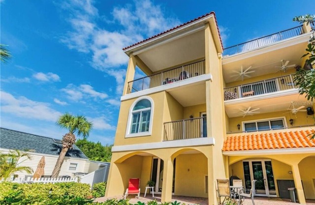 Sunset Beach Townhome, Rooftop Terrace, Beachviews, Steps to the Beach, Elevator