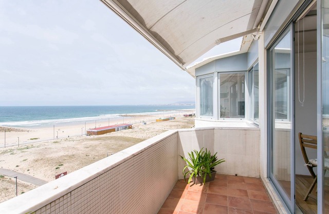 Sunset Bliss - Breathtaking Beach Apartment