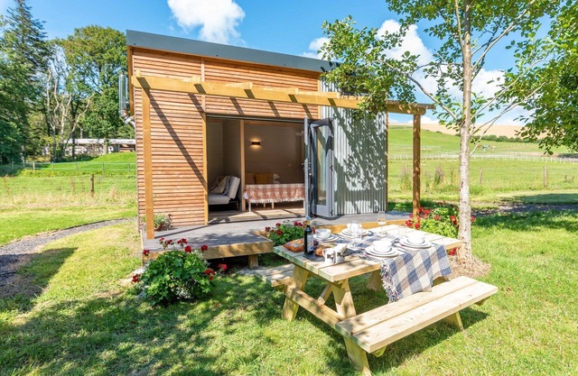 Sunset Cabins - Open Plan, Sleeps 3
