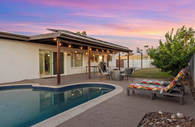 Sunset Haven | Pool, Hoops, Pets Welcome & Prime Location 🌅