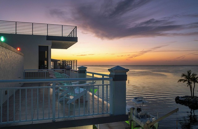 Sunset House on the Bay