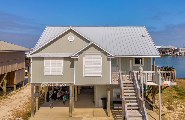 Sunset Key - Soundfront with Boat Dock, 3 Bedrooms, 2 Baths, Sleeps 9.