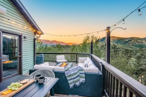 Sunset Mountain Views near Town on 3 Private Acres