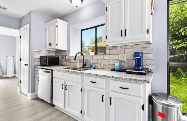 Sunset Oasis - 3 Br 3 Bth - Sleeps 8