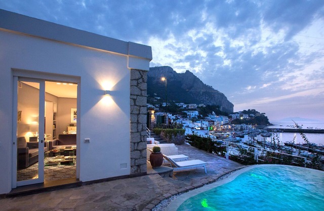 SUNSET ON THE OCEAN - JACUZZI INFINITY POOL - 10 MINUTES TO THE PIAZZETTA