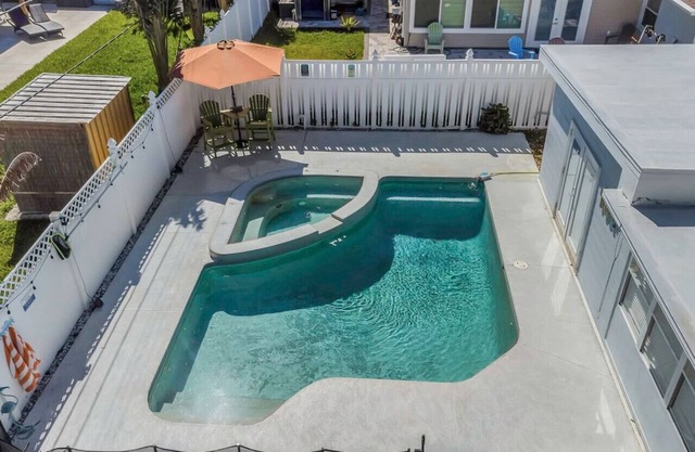 Sunset Retreat | Walk to Beach + Dining, Pool