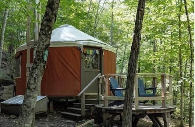 "Sunset Yurt" Off Grid Mountain Yurt