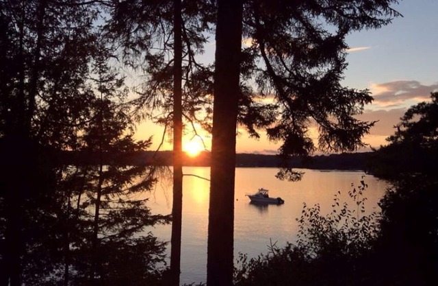 Sunsets over Quahog Bay - rustic setting, peace and quiet