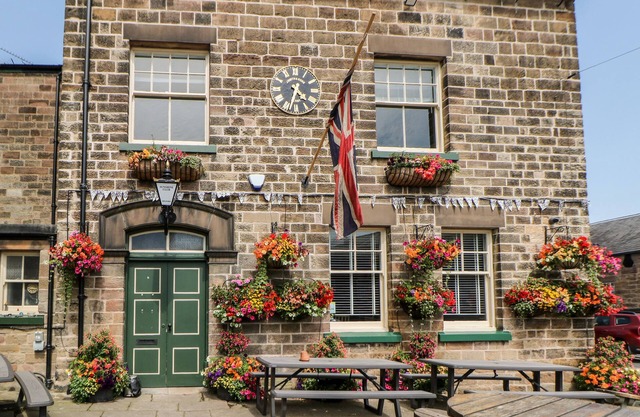 SUNSHINE APARTMENT, pet friendly in Duffield