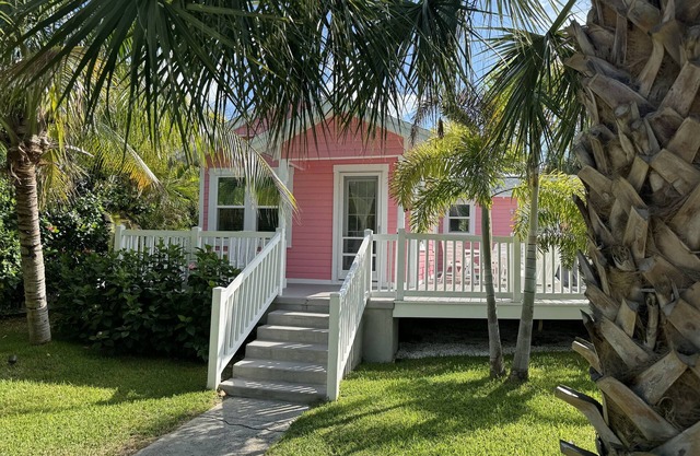 Sunshine Beach Bungalow That Is a Unique Treasure