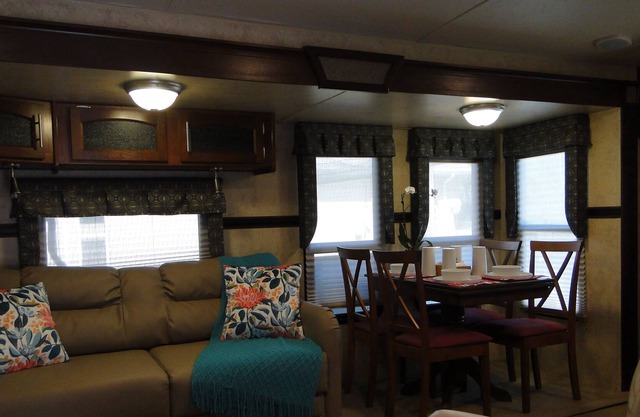 Sunshine Camper-RV, Beautiful & Cozy- Quiet Area