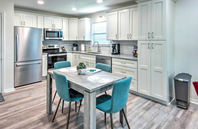 'Sunshine Villa' Condo on Golf Resort w/ Porch!