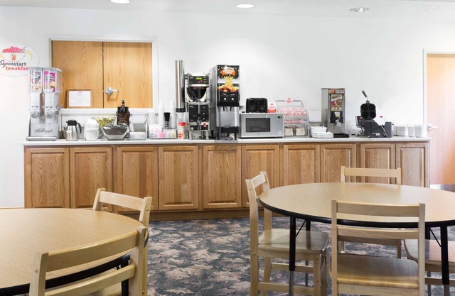 Super 8 by Wyndham Alma