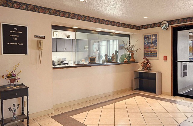 Super 8 by Wyndham Hammond/North