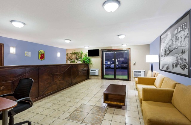 Super 8 by Wyndham Jonesboro