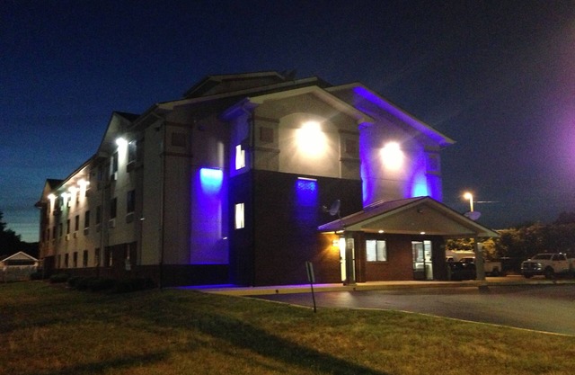 Super 8 by Wyndham New Castle