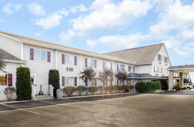 Super 8 by Wyndham St. Ignace