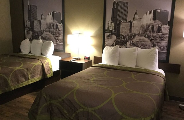 Super 8 by Wyndham South Holland