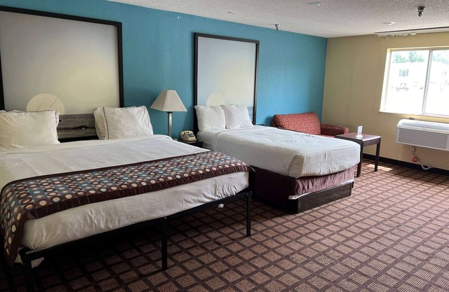 Super 8 by Wyndham Whitewater WI