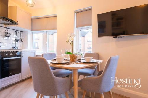 Super Central Apartment Close To River & Station