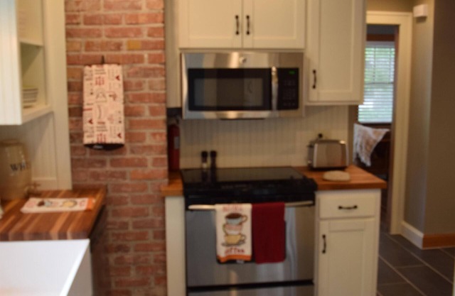 Super Cozy Charming Vintage Bungalow