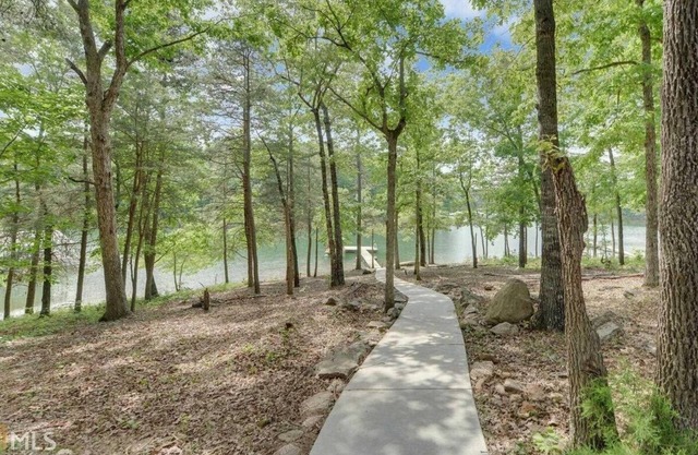 SUPER CUTE On the lake, Deep Water quiet cove; DOG FRIENDLY, easy walk to lake