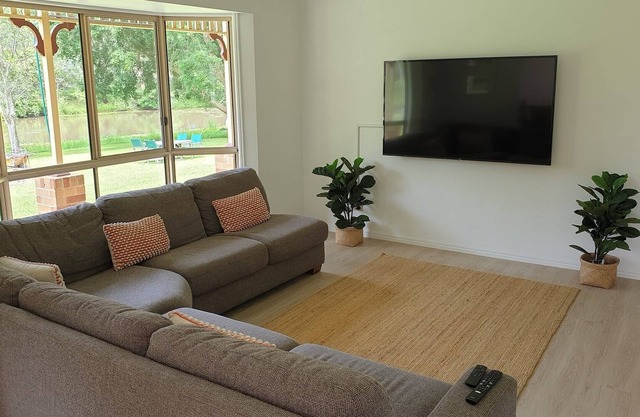 Super discount, Acreage home - tranquil and convenient - close to theme parks