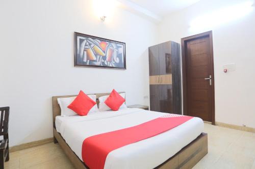 Super Hotel O Mominpur Guest House